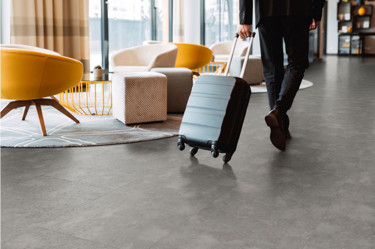 ADMIRAL PEWTER (Lobby)